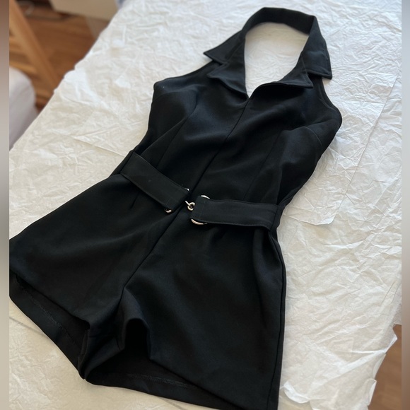 EUC VTG Black Belted Romper with collar 2” inseam hot shorts belted deep v sz 8 - Picture 8 of 13